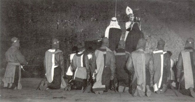 Image - The coronation scene in Les Kurbas production of Macbeth in Berezil (1924). 